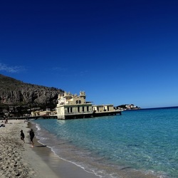 MONDELLO. Fotografie di Giulio Azzarello ©2024.