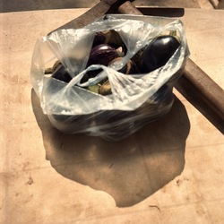 STILL LIFE ASSURDI fotografie di Giulio Azzarello ©2021. STILL LIFE ASSURDI fotografie di Giulio Azzarello ©2021.