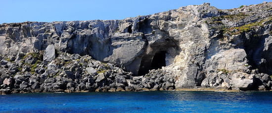 ISOLA DI FAVIGNANA in Sicilia. Visioni panoramiche o particolari. Fotografie di Giulio Azzarello ©2014. ISOLA DI FAVIGNANA in Sicilia. Visioni panoramiche o particolari. Fotografie di Giulio Azzarello ©2014.