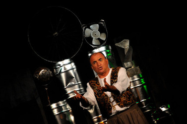 MARCO RENZI e il suo teatro. Fotografie di Giulio Azzarello ©2014.