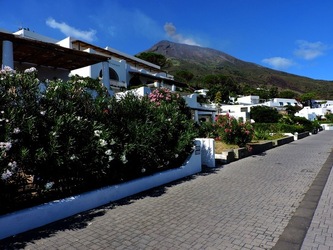 ISOLA di STROMBOLI fotografie di Giulio Azzarello &copy;2020.