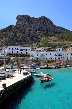 ISOLA DI LEVANZO in Sicilia. Fotografie di Giulio Azzarello &copy;2014.