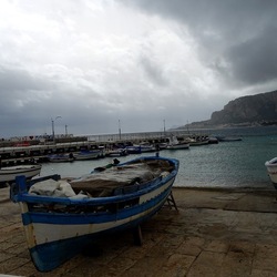 MONDELLO. Fotografie di Giulio Azzarello ©2024. MONDELLO. Fotografie di Giulio Azzarello ©2024.