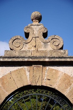 LE VILLE di Bagheria in Sicilia. Fotografie di Giulio Azzarello &copy;2014.