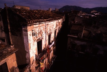 VUCCIRIA anni 90. Fotografie di Giulio Azzarello ©2022. VUCCIRIA anni 90. Fotografie di Giulio Azzarello ©2022.