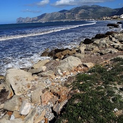 COSTA SICILIANA. Fotografie di Giulio Azzarello &copy;2022.
