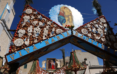 GLI ARCHI DI PASQUA a San Biagio Platani in Sicilia. Fotografie di Giulio Azzarello &copy;2014.