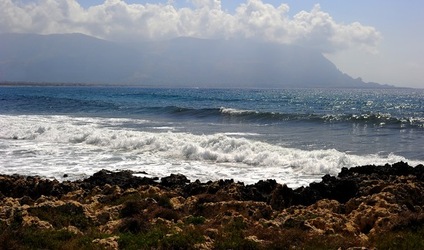 PAESAGGIO SICILIANO di MARE. Fotografia di Giulio Azzarello &copy;2018.