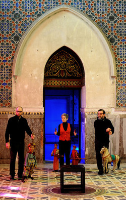 Mimmo Cuticchio in un suo spettacolo. Fotografie di Giulio Azzarello &copy;2017.