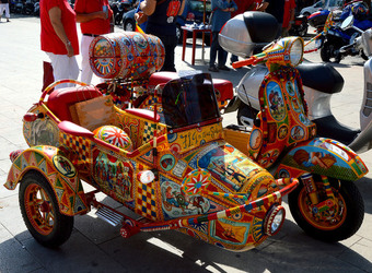VESPE raduno storico a Palermo panoramiche e particolari. Fotografie di Giulio Azzarello &copy;2014.