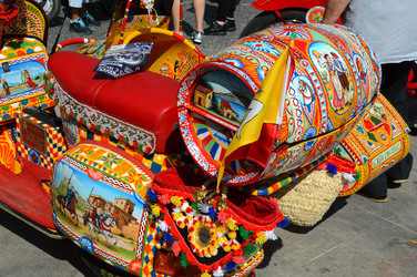 VESPE raduno storico a Palermo panoramiche e particolari. Fotografie di Giulio Azzarello &copy;2014.
