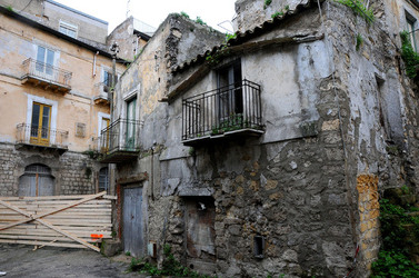 FAVARA in provincia di Agrigento. Fotografie di Giulio Azzarello 2014.