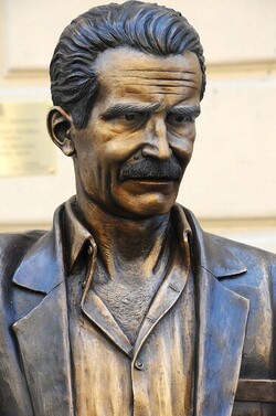 CAMILLERI e MONTALBANO a Porto Empedocle Agrigento . Fotografie di Giulio Azzarello ©2014. CAMILLERI e MONTALBANO a Porto Empedocle Agrigento . Fotografie di Giulio Azzarello ©2014.