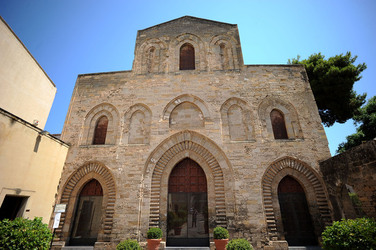 CHIESA E CHIOSTRO DELLA MAGIONE a Palermo panoramiche e particolari. Fotografie di Giulio Azzarello ©2014. CHIESA E CHIOSTRO DELLA MAGIONE a Palermo panoramiche e particolari. Fotografie di Giulio Azzarello ©2014.
