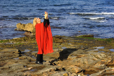 SARA FAVARO attrice e scrittrice italiana. Fotografie di Giulio Azzarello &copy;2015 2016.