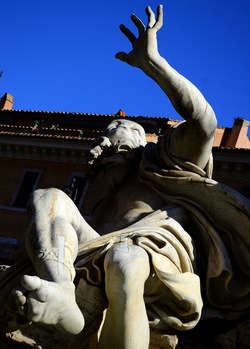 PIAZZA NAVONA Roma. Fotografie di Giulio Azzarello ©2020. PIAZZA NAVONA Roma. Fotografie di Giulio Azzarello ©2020.