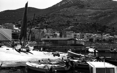 BIANCO NERO. Fotografie di Giulio Azzarello ©2021. BIANCO NERO. Fotografie di Giulio Azzarello ©2021.