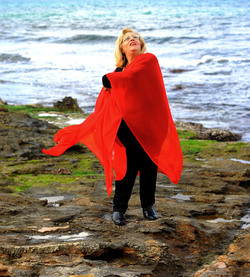 SARA FAVARO attrice e scrittrice italiana. Fotografie di Giulio Azzarello &copy;2015 2016.