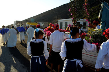 PROCESSIONE RELIGIOSA DEL MARE a Linosa. Fotografie di Giulio Azzarello ©2014. PROCESSIONE RELIGIOSA DEL MARE a Linosa. Fotografie di Giulio Azzarello ©2014.