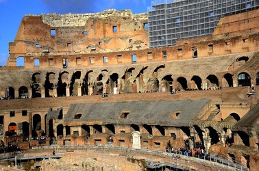 COLOSSEO Roma. Fotografie di Giulio Azzarello ©2020. COLOSSEO Roma. Fotografie di Giulio Azzarello ©2020.