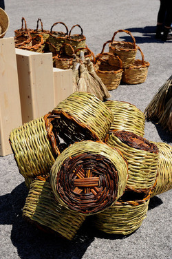 CESTO tipico tradizionale siciliano impagliato. Fotografie di Giulio Azzarello &copy;2014.