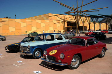 AUTO CLASSICHE ovvero la loro modernit&agrave; in mostra con tanti modelli del passato. Fotografie di Giulio Azzarello &copy;2014.