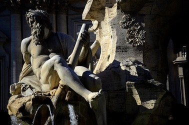 PIAZZA NAVONA Roma. Fotografie di Giulio Azzarello ©2020. PIAZZA NAVONA Roma. Fotografie di Giulio Azzarello ©2020.