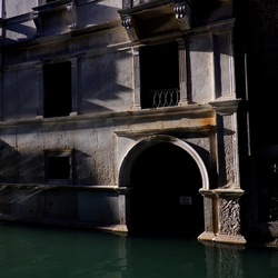 VENEZIA fotografie di Giulio Azzarello &copy;2022.