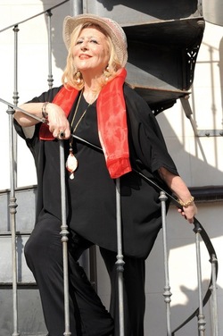 SARA FAVARO attrice e poetessa siciliana. Fotografie di Giulio Azzarello &copy;2018.