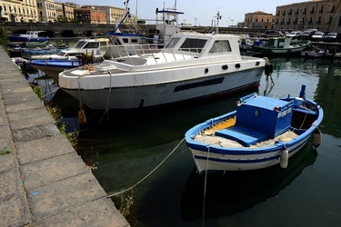 BARCHE da PESCA fotografie di Giulio Azzarello &copy;2019.