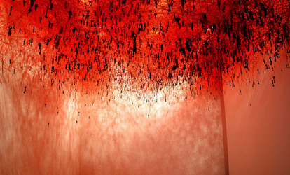 BIENNALE di VENEZIA padiglione giapponese. Foto di Giulio Azzarello &copy;2015 2016. Opera di Chiharu Shiota The KEY in the HAND .