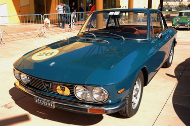 AUTO CLASSICHE ovvero la loro modernit&agrave; in mostra con tanti modelli del passato. Fotografie di Giulio Azzarello &copy;2014.