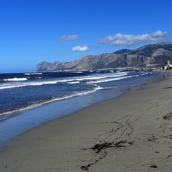 COSTA SICILIANA. Fotografie di Giulio Azzarello &copy;2022.