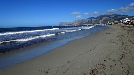 COSTA SICILIANA. Fotografie di Giulio Azzarello &copy;2022.