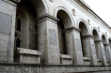 TEMPIO MALATESTIANO e SPIAGGIA di Rimini. Fotografie di Giulio Azzarello &copy;2016.