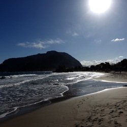 MONDELLO. Fotografie di Giulio Azzarello &copy;2024.