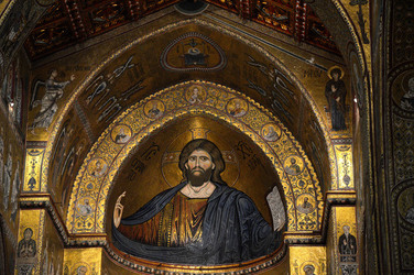 MONREALE in Sicilia con il suo Duomo e il Chiostro panoramiche e particolari. Fotografie di Giulio Azzarello &copy;2014.