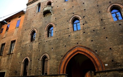 BOLOGNA centro storico. Fotografie di Giulio Azzarello &copy;2018.