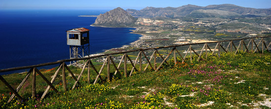 ERICE e il suo QUARTIERE SPAGNOLO.Fotografie di Giulio Azzarello &copy;2014.