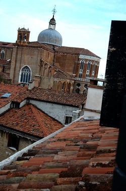 VENEZIA fotografie di Giulio Azzarello &copy;2022.