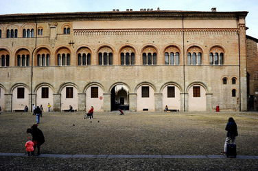 PARMA centro storico. Fotografie di Giulio Azzarello &copy;2016.