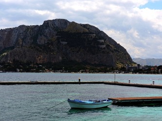 MONDELLO fotografie di Giulio Azzarello &copy;2020.