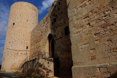 CASTELLO DI SALEMI in Sicilia. Fotografie di Giulio Azzarello &copy;2014.