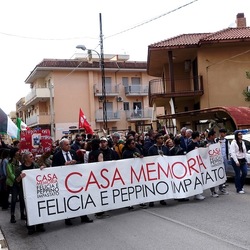 AFROCHE. Fotografie di Giulio Azzarello ©2024. AFROCHE. Fotografie di Giulio Azzarello ©2024.