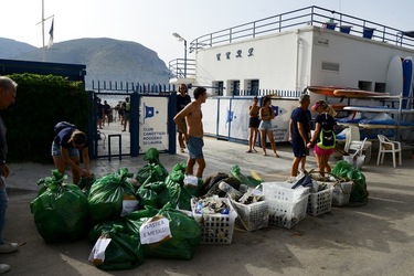 MONDELLO. Fotografe di Giulio Azzarello &copy;2023.