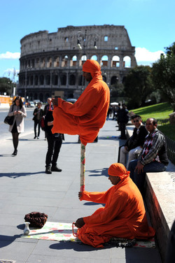 ROMA. Fotografie di Giulio Azzarello ©2014. ROMA. Fotografie di Giulio Azzarello ©2014.