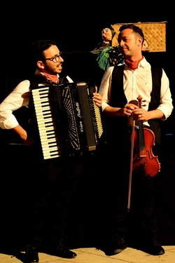 SERENATA fotografie di Giulio Azzarello ©2020. SERENATA fotografie di Giulio Azzarello ©2020.