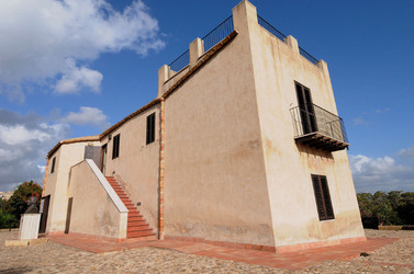 LUIGI PIRANDELLO il parco e la casa museo. Fotografie di Giulio Azzarello ©2014.