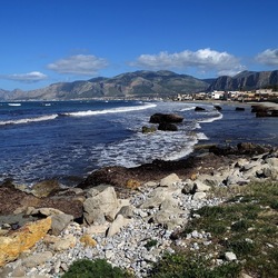 COSTA SICILIANA. Fotografie di Giulio Azzarello &copy;2022.
