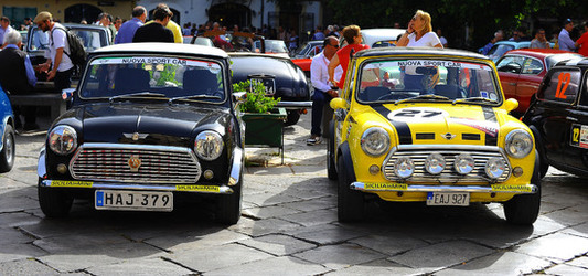 RADUNO di auto classiche MiniCooper. Fotografie di Giulio Azzarello &copy;2016.